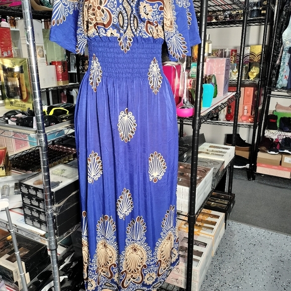 Elegant Blue Paisley Dress - Picture 3 of 3